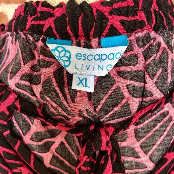 Escapada Sleeveless V-Neck Blouse with Beaded Ties - Picture 8 of 9